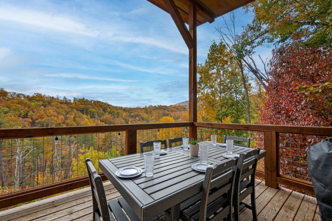 The Overlook - '21 Cabin - Gorgeous Unobstructed Views - Fire Pit Table - Gamerm - Hottub - Xbox - Lots Of Bears Gatlinburg Zewnętrze zdjęcie