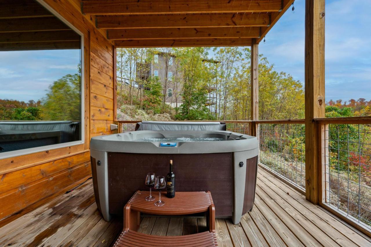 The Overlook - '21 Cabin - Gorgeous Unobstructed Views - Fire Pit Table - Gamerm - Hottub - Xbox - Lots Of Bears Gatlinburg Zewnętrze zdjęcie