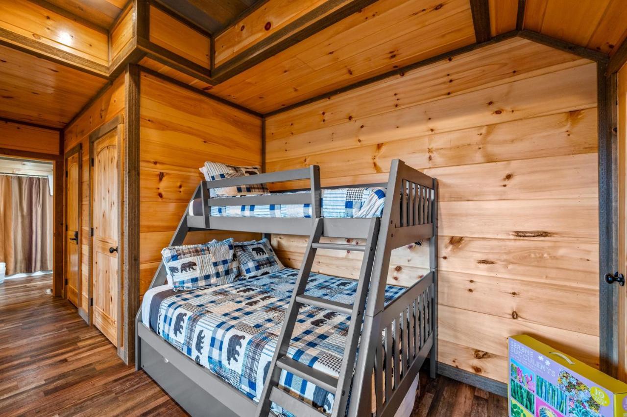 The Overlook - '21 Cabin - Gorgeous Unobstructed Views - Fire Pit Table - Gamerm - Hottub - Xbox - Lots Of Bears Gatlinburg Zewnętrze zdjęcie